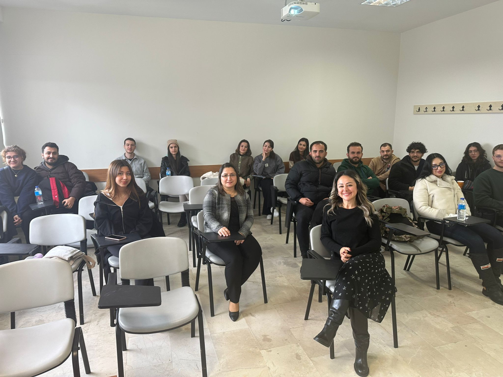 1734078810-YILDIZ KILIÇ.png